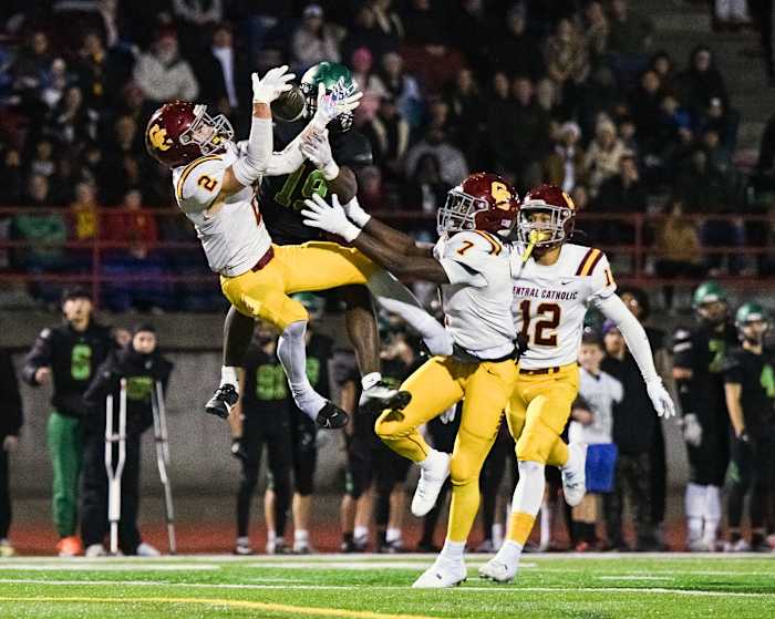 a Central Catholic West Linn 6A Oregon football semifinal November 17 2023 Taylor Balkom 26